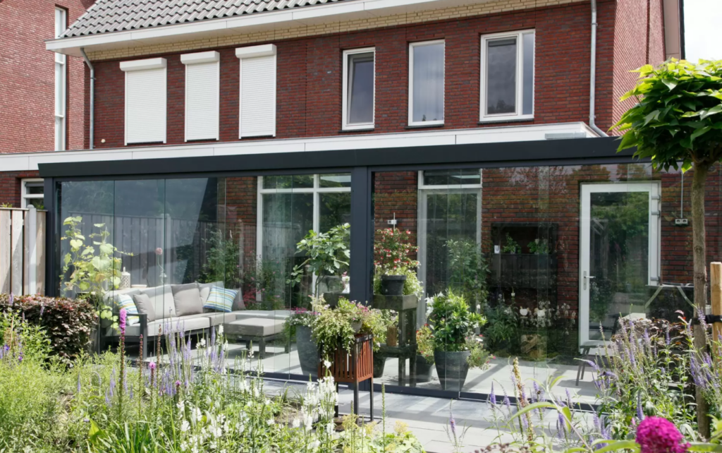 Aluminium overkapping, Glazen schuifwanden